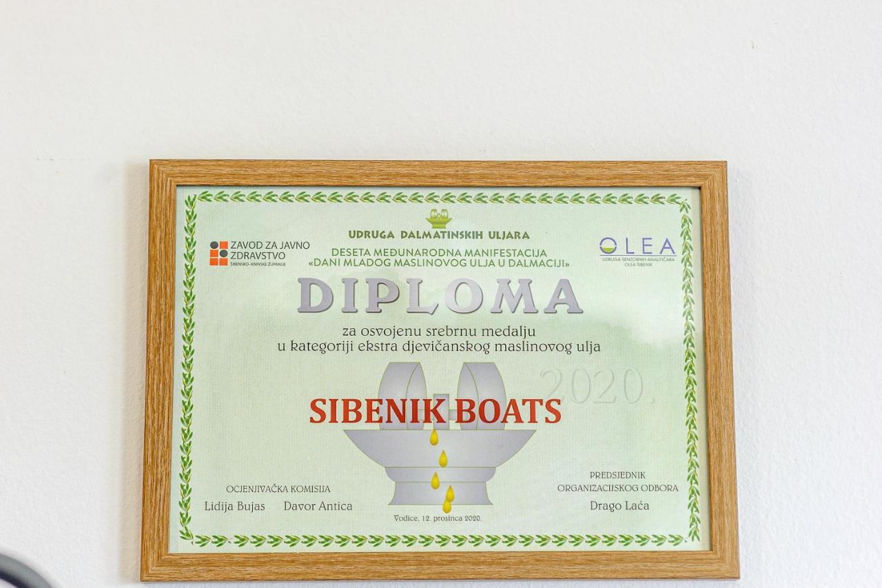 RaslinaSibenik Boats公寓 外观 照片